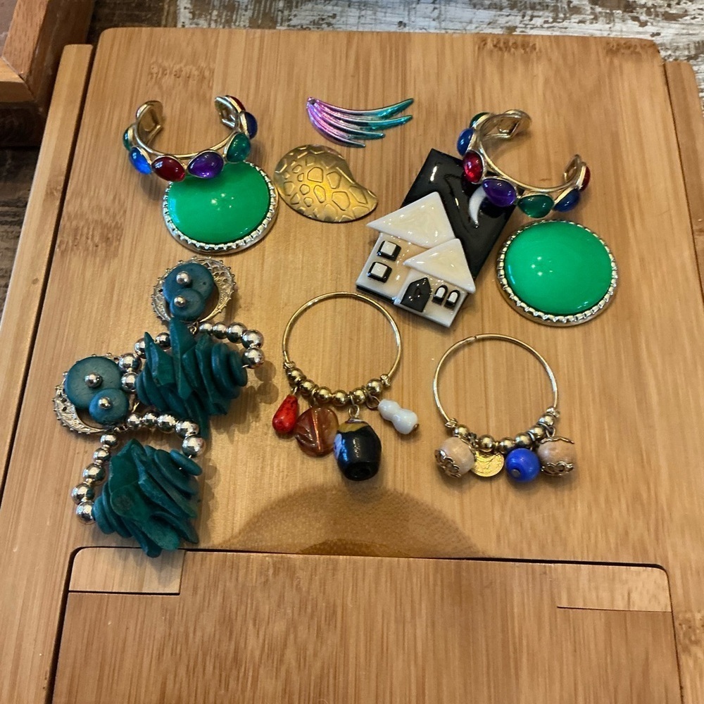 Vintage Jewelry pieces for crafting or jewelry making. - Picture 6 of 7